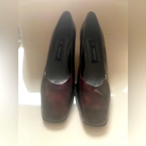 Stuart Weitzman Mr. Seymour Bronze Patent 3” Heels - 6.5B - New